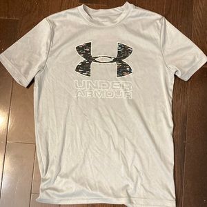 Kids boys under Armour short sleeve shirt size youth medium